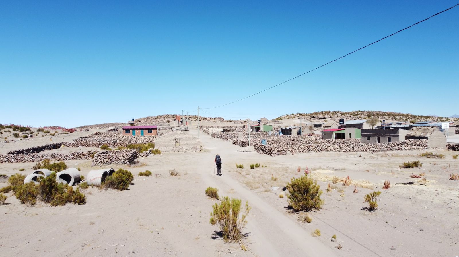 Arriv&eacute;e dans un village andin apr&egrave;s plusieurs jours de marche